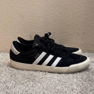 Adidas skateboarding - Nora - good condition